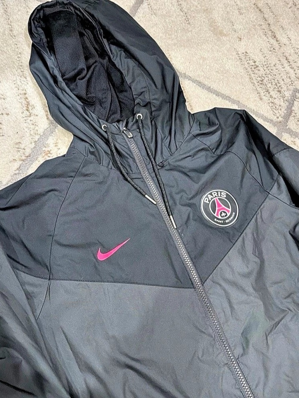 Nike PSG Men’s Small Soccer Windbreaker Zip Up Jacket Paris Saint Germain Black